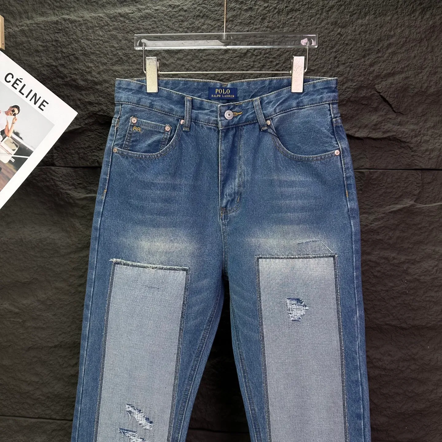 P240 RRL Ralph Lauren 2026 New Retro Frayed Patch Couple Style Washed Jeans 🔥High Version🔥High Version🔥 Top ceiling quality Styles with different washed textures are very friendly to people with thin legs and thick legs. The straight version is very flattering to the leg shape. Moderate length that never goes out of style, easy to match with casually, basic styling for various styles, a must-have in the wardrobe! The fabric is stiff but also makes the upper body soft without losing texture. The washing process is even more perfect. It is a must-have item for everyone! ! ! Washed wheat, hang tag, pants label, complete with three labels, color: blue, size: 28, 30, 32, 34 (four sizes)